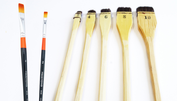 Grande brocha y pincel