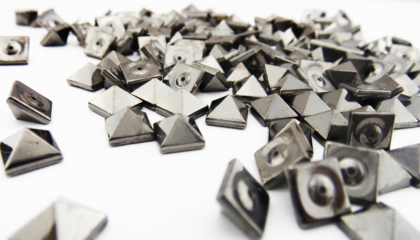 Mediana piramide niquel